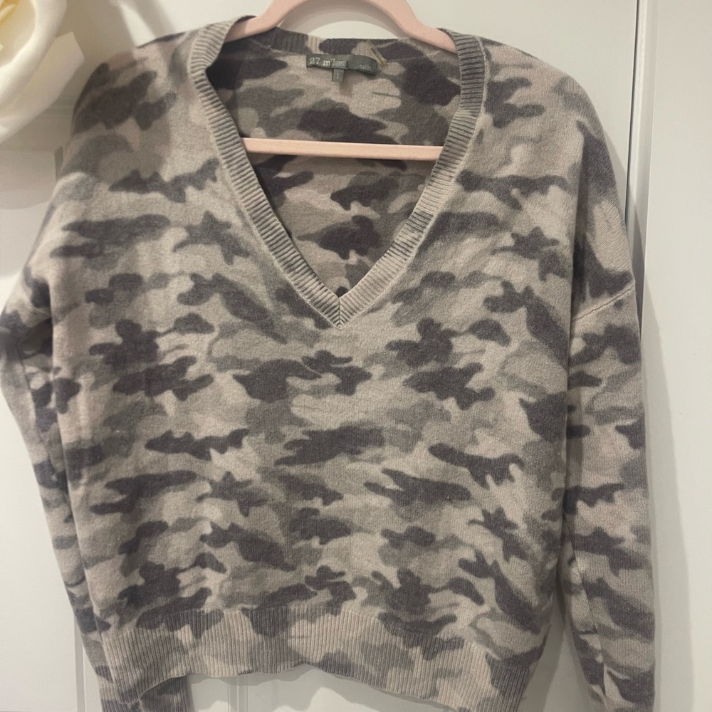 27 Miles Malibu Gray Camouflage V-Neck Sweater